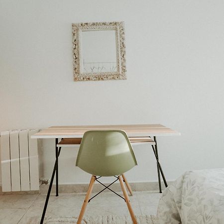 Charming Rooms In Shared Apartment Near Camp Nou 巴塞罗那 客房 照片