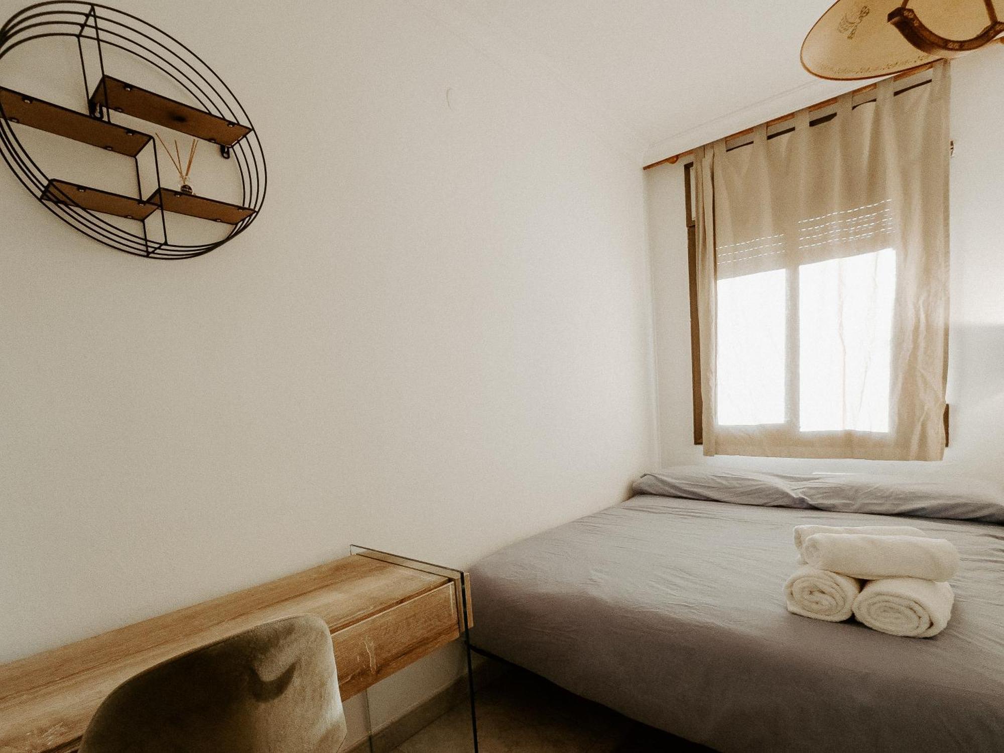 Charming Rooms In Shared Apartment Near Camp Nou 巴塞罗那 客房 照片