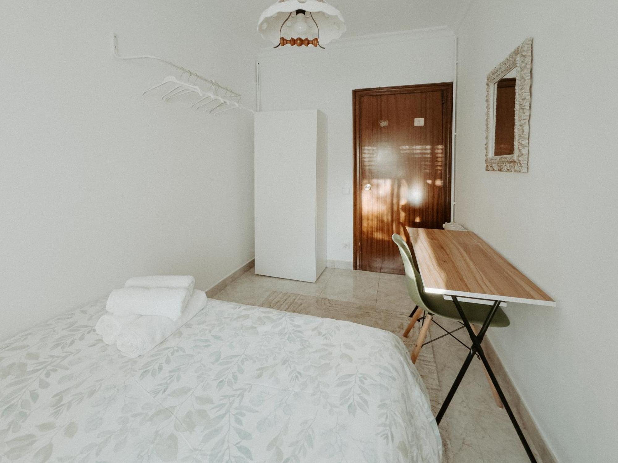 Charming Rooms In Shared Apartment Near Camp Nou 巴塞罗那 客房 照片