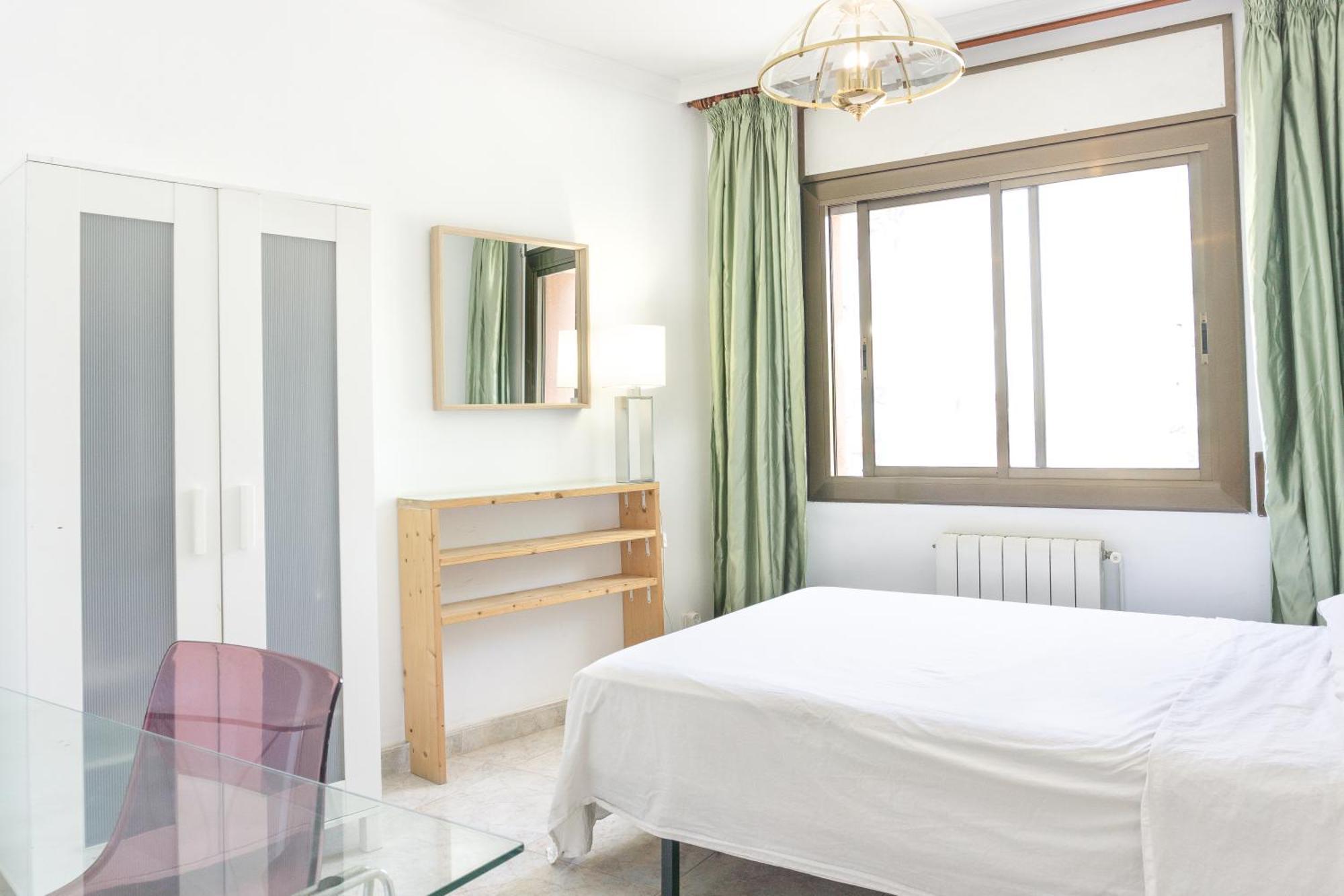 Charming Rooms In Shared Apartment Near Camp Nou 巴塞罗那 外观 照片